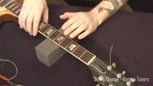 Online Guitar Lessons - String Change - Vintage Tuners